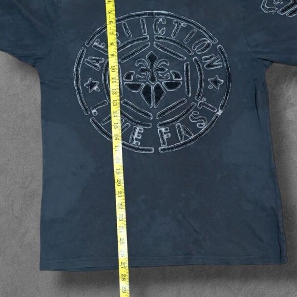 Affliction Live Fast Big Crest 3D Logo Distressed Y2k T-Shirt Men’s Size M - Picture 7 of 7